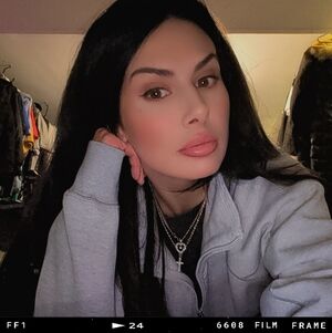 Meet your Posher, Cadence grace